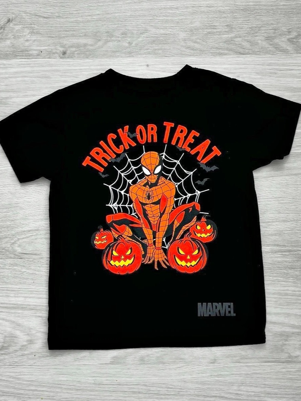 Marvel Spider-Man Trick or Treat Halloween Graphic Tee Boys Small Black & Orange